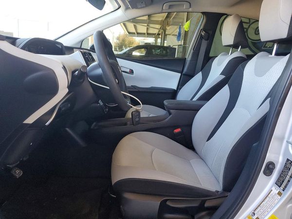 2016 TOYOTA PRIUS