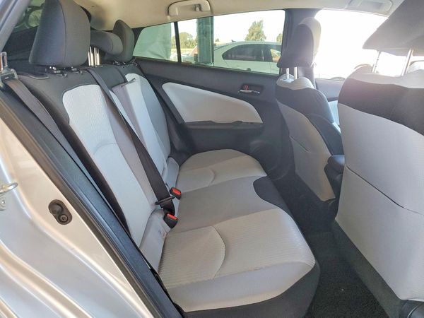 2016 TOYOTA PRIUS