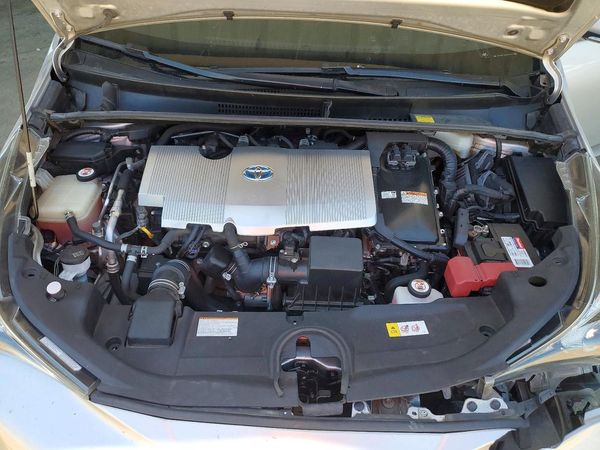 2016 TOYOTA PRIUS