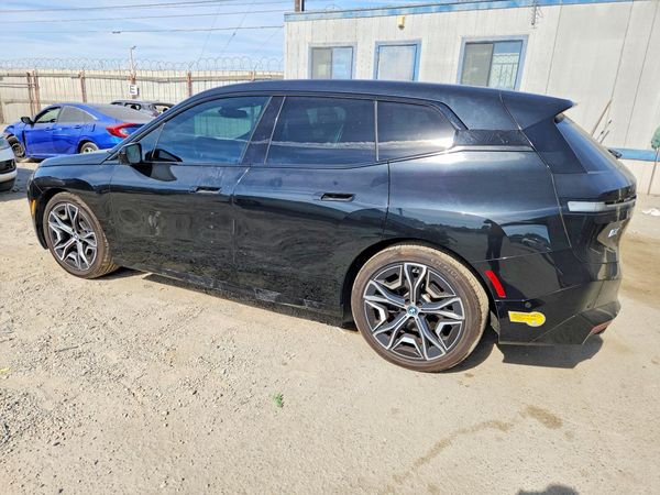 2023 BMW IX xDrive50i