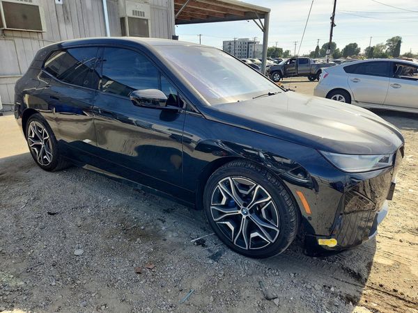 2023 BMW IX xDrive50i
