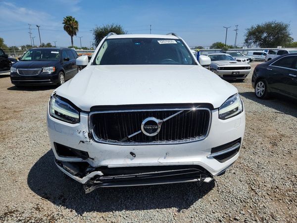 2018 VOLVO XC90 Momentum