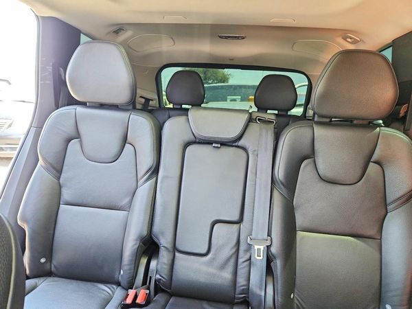 2018 VOLVO XC90 Momentum