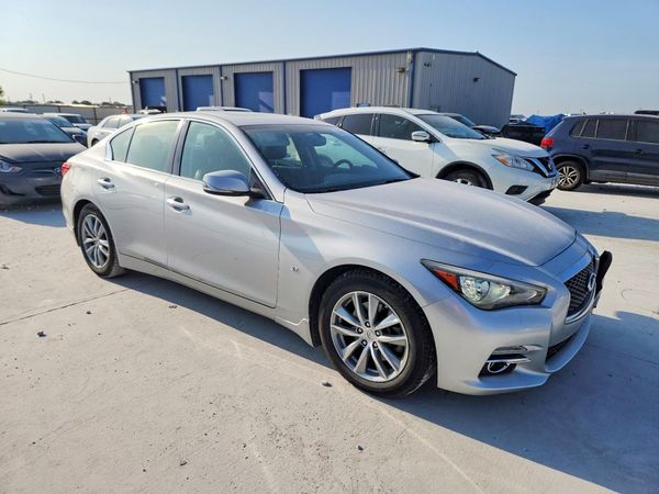 2015 INFINITI Q50