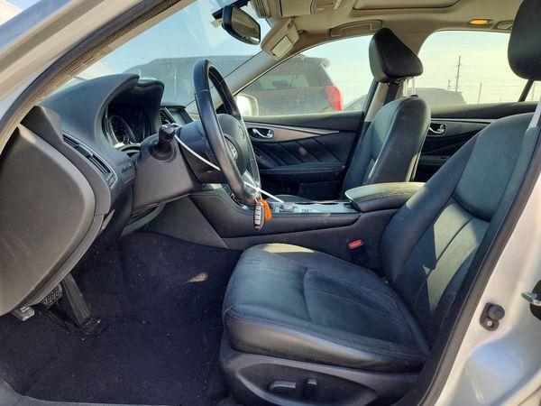 2015 INFINITI Q50