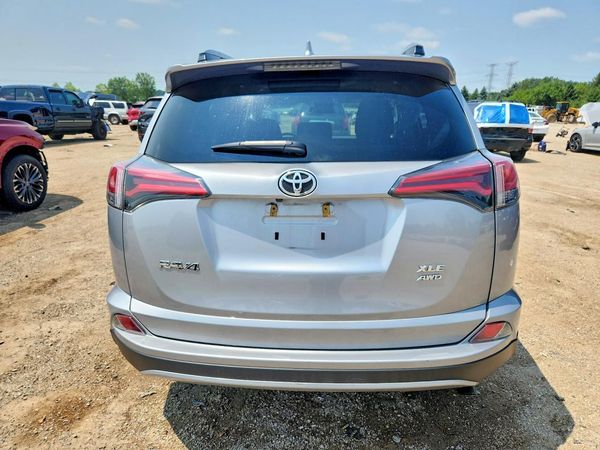 2018 TOYOTA RAV4 Adventure/XLE