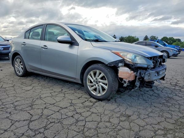 2013 MAZDA 3 Touring/GS