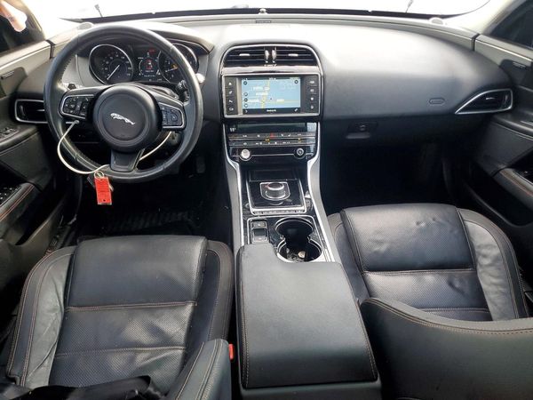 2017 JAGUAR XE