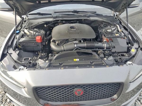 2017 JAGUAR XE