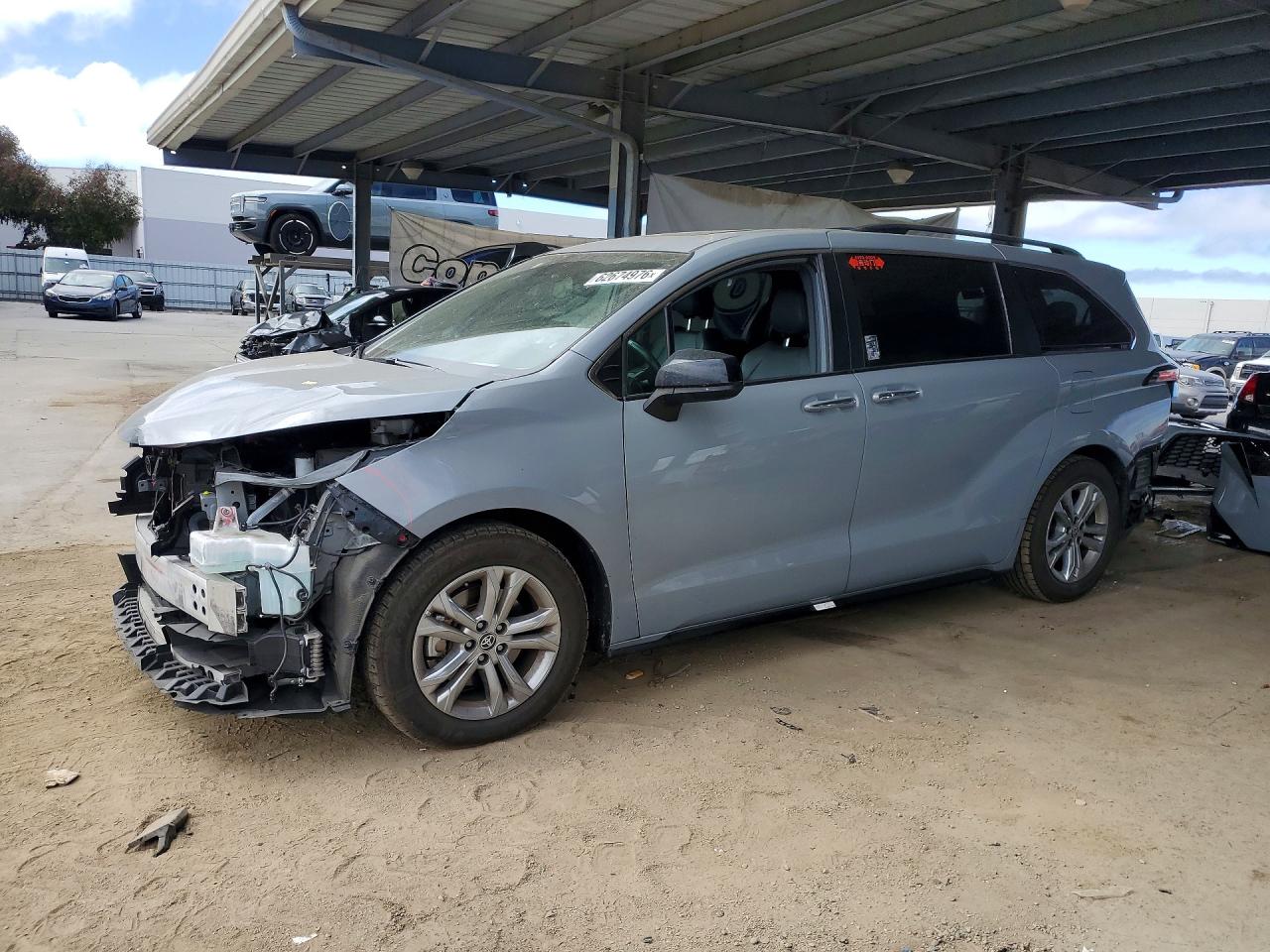 2023 TOYOTA SIENNA XSE