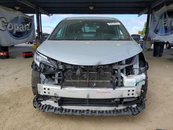 2023 TOYOTA SIENNA XSE