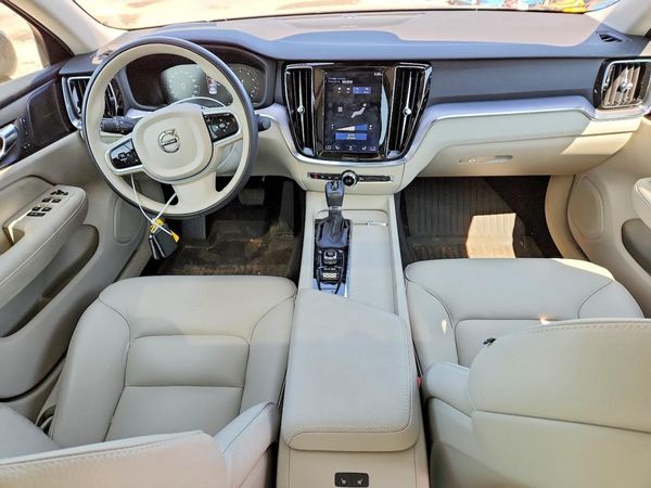 2020 VOLVO S60