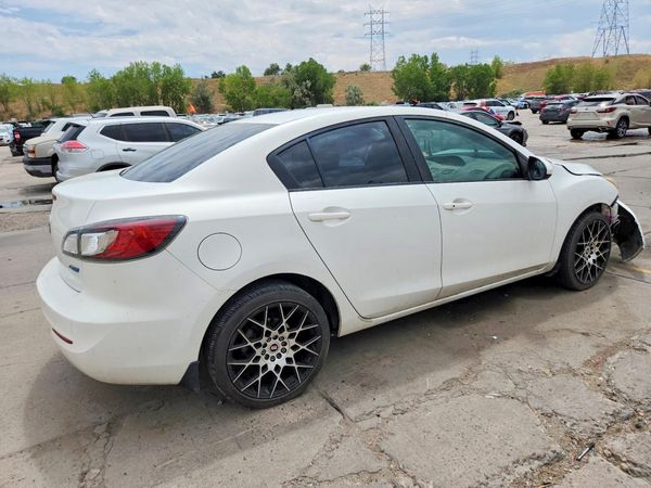 2013 MAZDA 3 Touring/GS