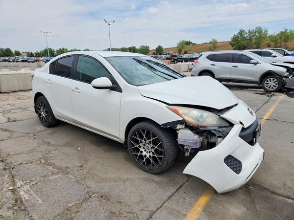 2013 MAZDA 3 Touring/GS