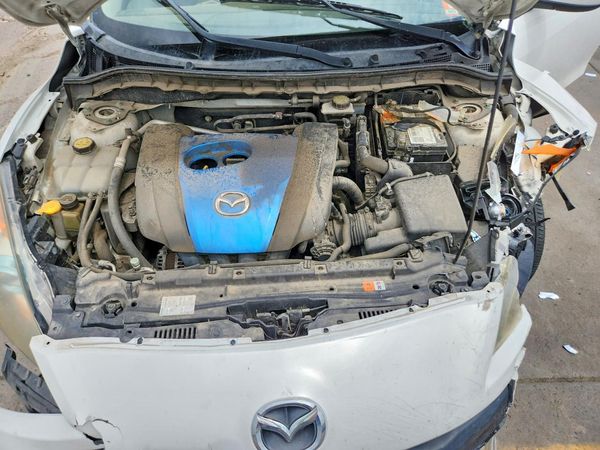 2013 MAZDA 3 Touring/GS