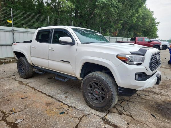 2020 TOYOTA TACOMA SR5