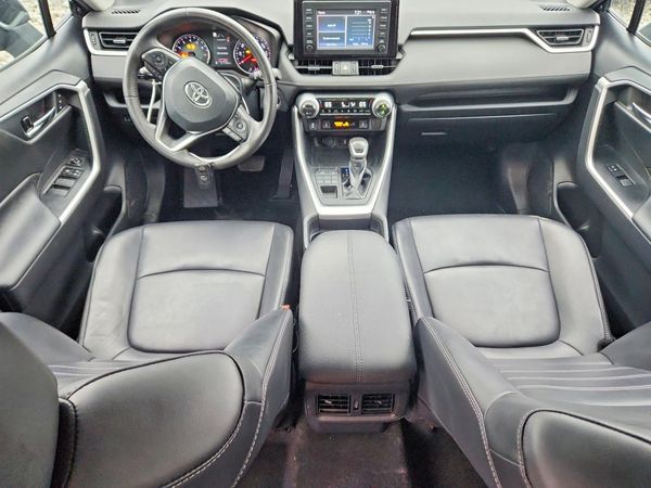 2019 TOYOTA RAV4 XLE Premium