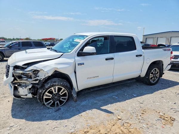 2018 TOYOTA TUNDRA SR5