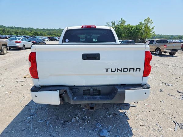 2018 TOYOTA TUNDRA SR5