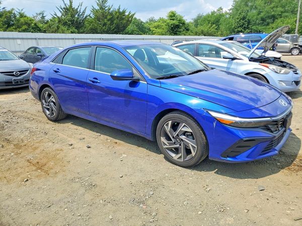 2025 HYUNDAI ELANTRA SEL Convenience — Passenger 3/4