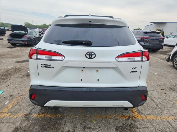 2022 TOYOTA COROLLA CROSS LE