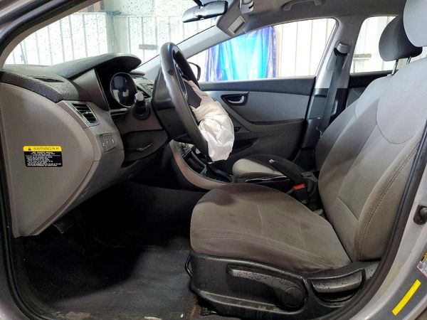 2016 HYUNDAI ELANTRA — DENT