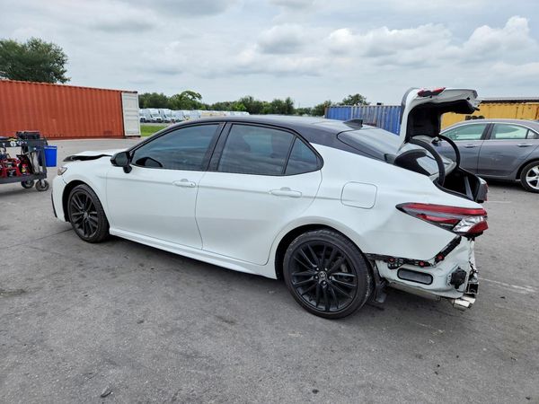 2022 TOYOTA CAMRY XSE