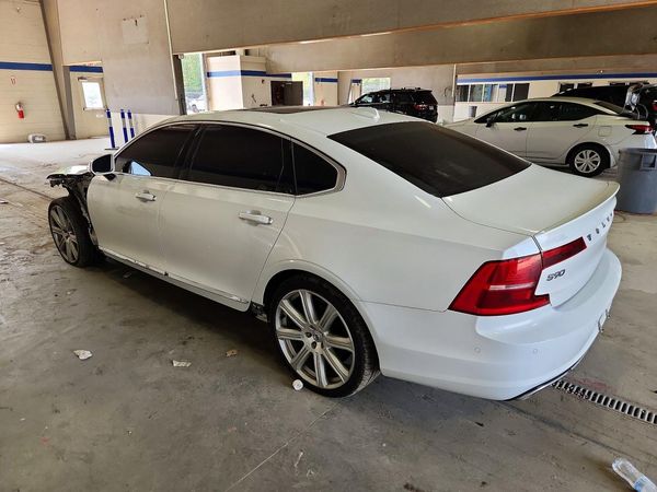 2018 VOLVO S90 Inscription
