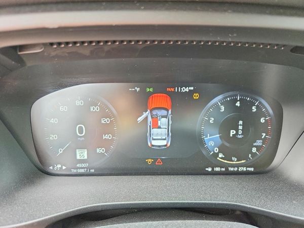 2022 VOLVO XC40 R-Design
