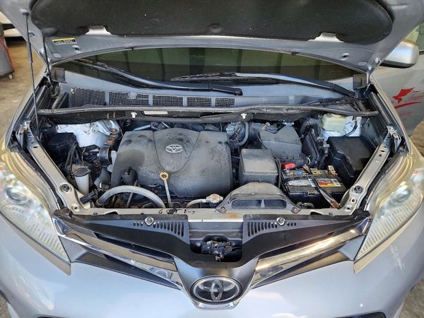 2018 TOYOTA SIENNA LE