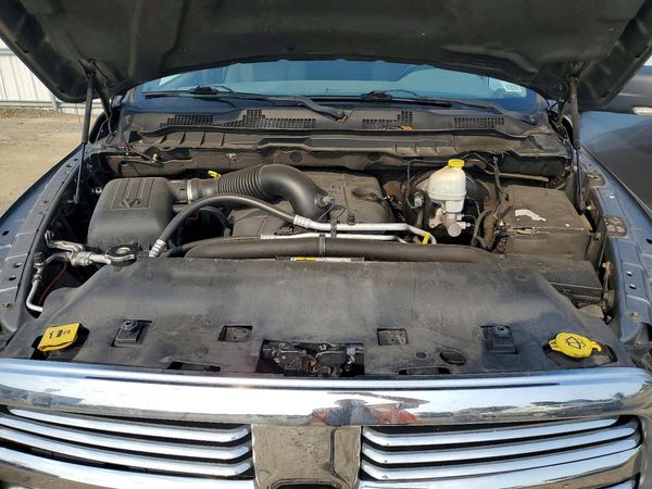 2013 RAM 1500 SLT