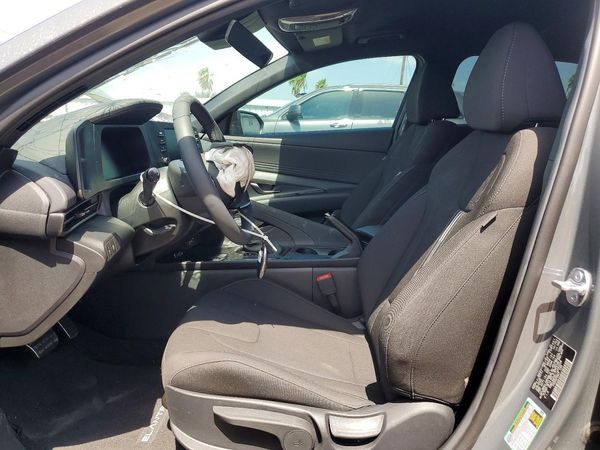 2026 HYUNDAI ELANTRA — DENT