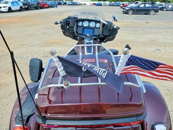 2019 HARLEY-DAVIDSON FL