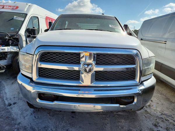 2015 RAM 2500 ST CREW CAB 4X4