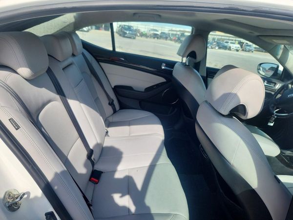 2014 KIA CADENZA