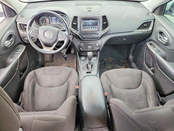 2019 JEEP CHEROKEE LATITUDE 4X4