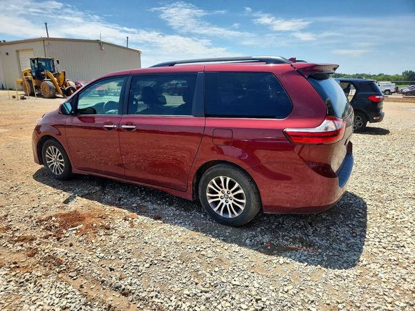 2019 TOYOTA SIENNA