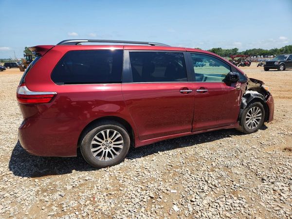 2019 TOYOTA SIENNA