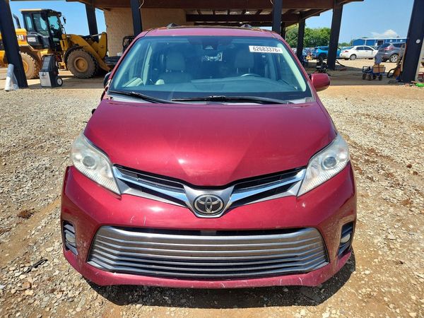 2019 TOYOTA SIENNA