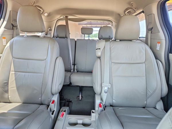 2019 TOYOTA SIENNA