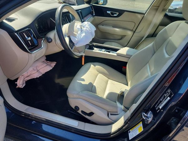 2021 VOLVO S60