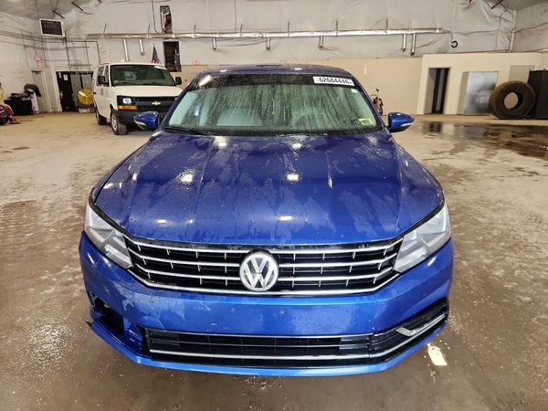 2017 VOLKSWAGEN PASSAT