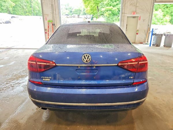 2017 VOLKSWAGEN PASSAT