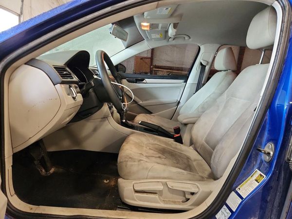 2017 VOLKSWAGEN PASSAT