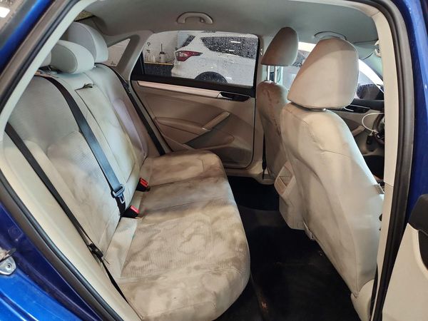 2017 VOLKSWAGEN PASSAT