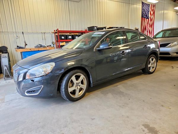 2013 VOLVO S60