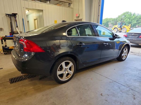 2013 VOLVO S60