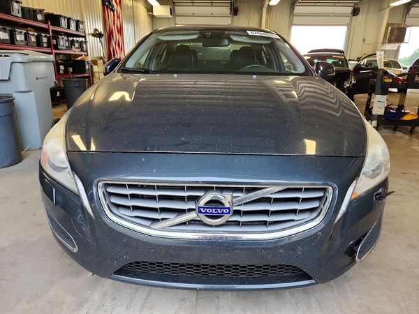 2013 VOLVO S60