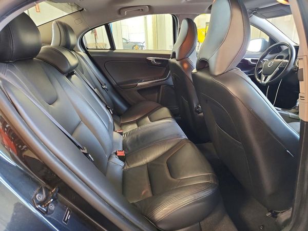 2013 VOLVO S60