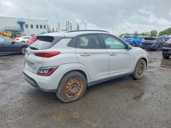 2023 HYUNDAI KONA SE